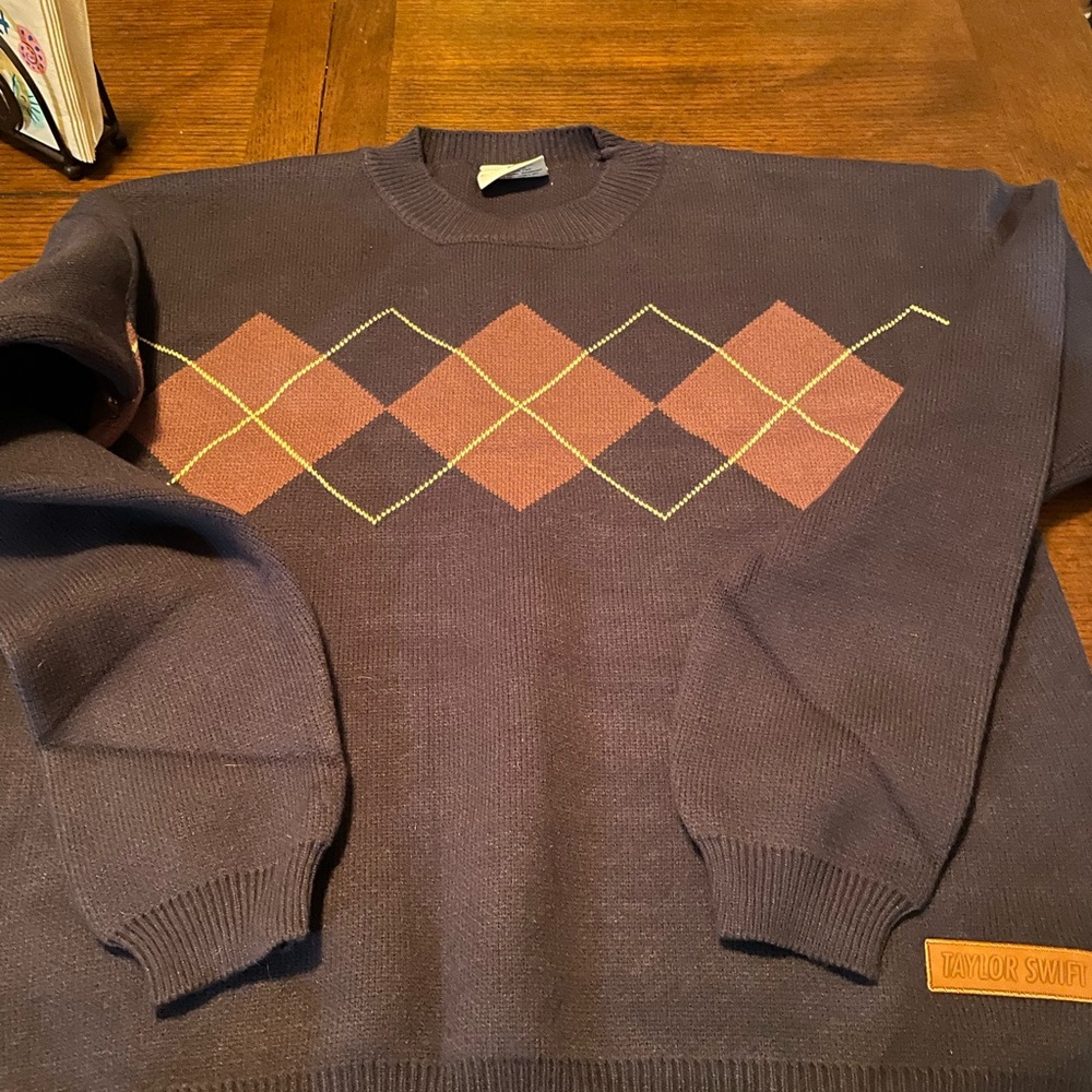 Taylor Swift Argyle sweater RED (Taylors version)